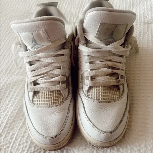 Jordan 4 white/ cream trainers #sneakers #jordan
7 Y/ women’s 8.5 - Picture 3 of 3